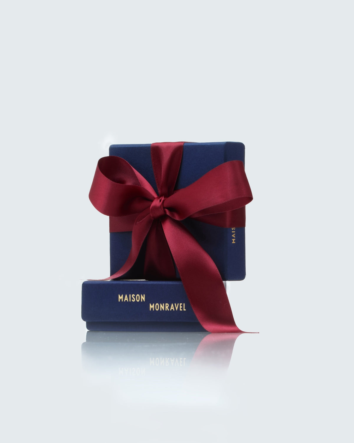 Bougie avec capuchon en verre monogrammé et écrin cadeau au ruban rouge Garance